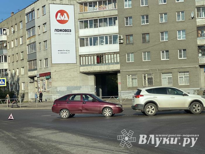 ДТП в районе Карцево затрудняет движение (ФОТО)