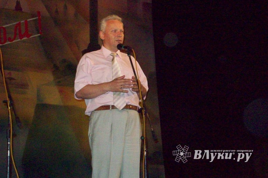 Великолукская школа № 2 торжественно подвела итоги года 