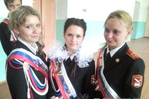 «Последний звонок» в школах Великих Лук