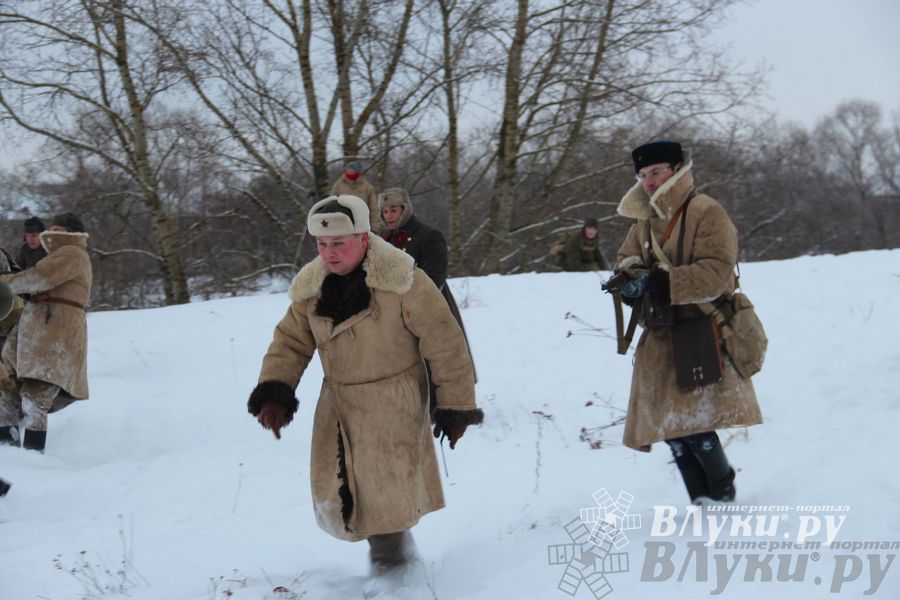 Реконструкция битвы за освобождение Великих Лук