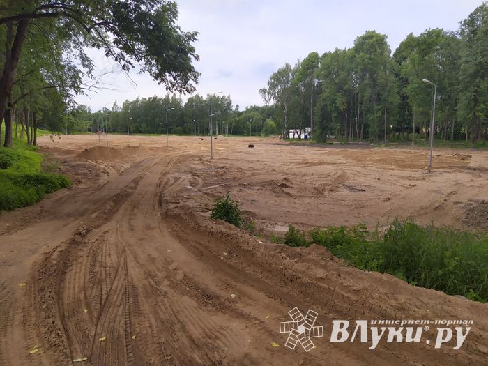 В парке «Петровском» появляются пешеходные дорожки (ФОТО)