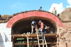 Совсем скоро великолучане смогут гулять по деревянным дорожкам Крепости (ФОТО)