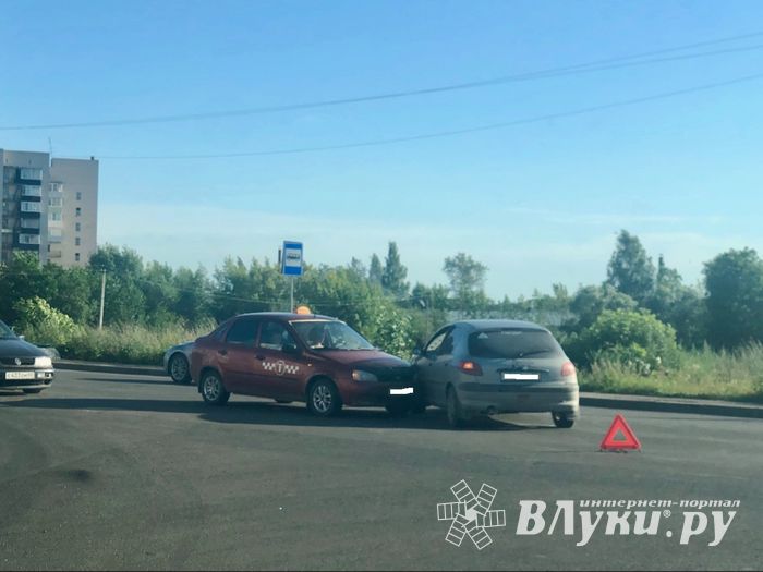 Очередное ДТП на Октябрьском (ФОТО)