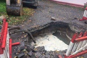 В скором времени ул. Сибирцева в Великих Луках останется без «лечебного гейзера» (ФОТО)