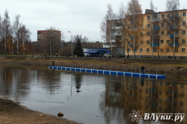 Строительство понтонного моста через Ловать начато