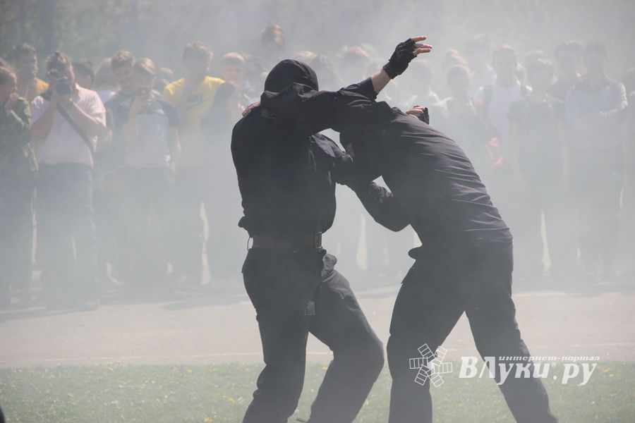 Спецназ «разгромил» на Дятлинке «банду»