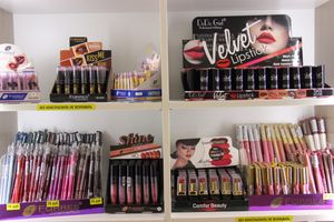 В Великих Луках открылся первый антикризисный магазин «FixZone» (ФОТО)