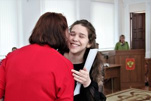 Лучших выпускников Великих Лук наградили «Золотыми парусами» (ФОТО)