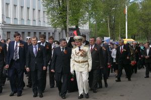 В Великих Луках прошел Военный парад
