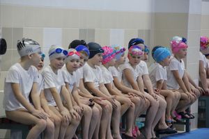 Соревнования по плаванию на призы Деда Мороза прошли в Великих Луках (ФОТО)