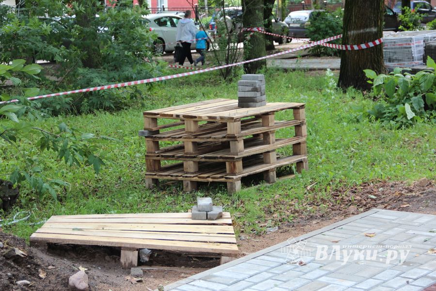 Великие Луки: краски, парки и «движение затруднено» (ФОТО)