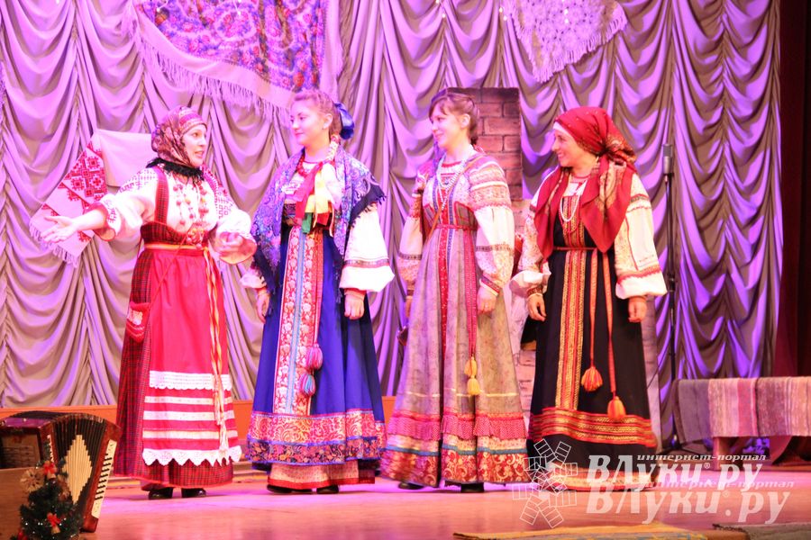  Рождественский концерт ансамбля «Заряница» прошел в Великих Луках (фото)