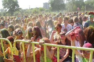 Яркие эмоции «ColorFest» в Великих Луках (ФОТО)