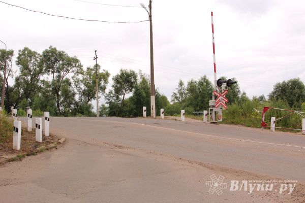 Новосокольническая дистанция пути информирует о временном закрытии двух железнодорожных переездов