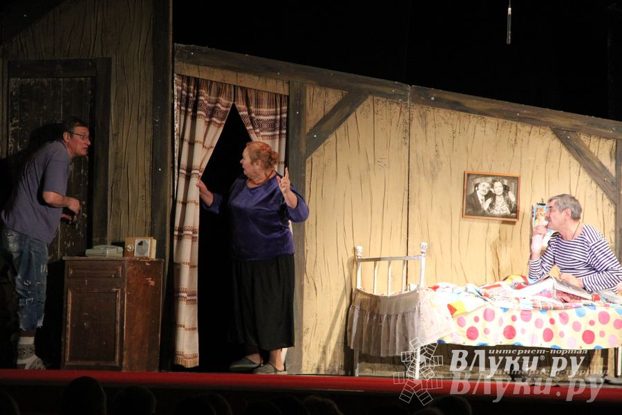 Народные артисты России выступили в Великих Луках (фото)