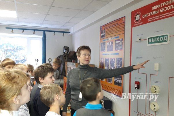 Псковских школьников научили бороться с огнем (фото)