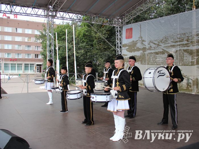 Лучшие мажоретки и барабанщицы награждены (ФОТО)