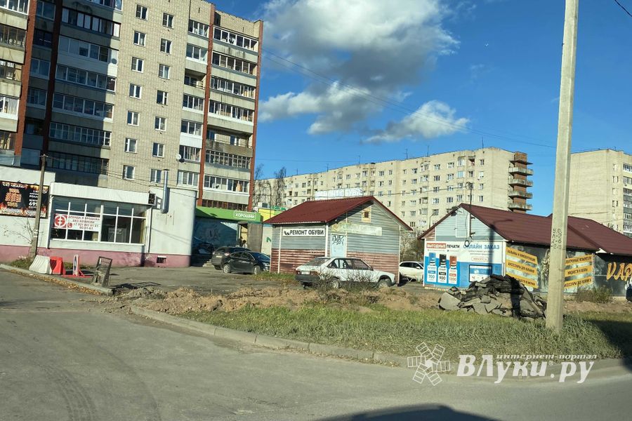 На улице Гражданской ремонтируют тротуар (ФОТО)