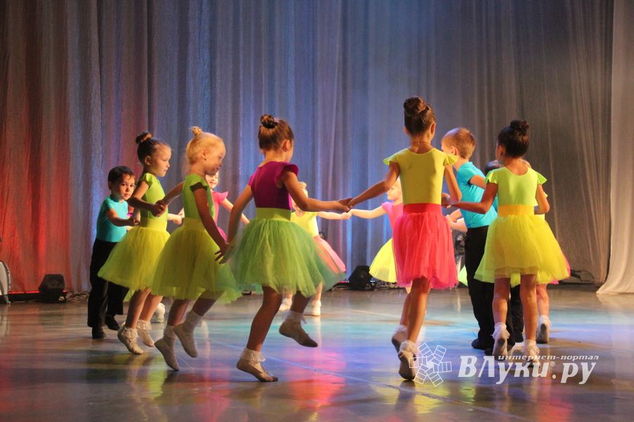 Юные артисты ГДК им. Ленина отметили «Мамин день» (ФОТО)