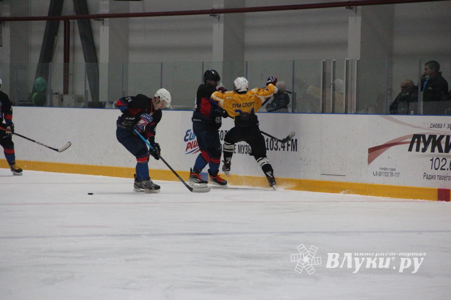 Две великолукские хоккейные команды провели встречу в рамках Чемпионата Псковской (ФОТО)