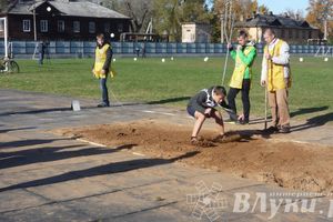 В Великих Луках прошли соревнования учащихся «Шиповка юных» (фото)