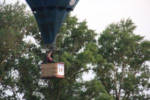 Аэростаты летают над городом (ФОТО)