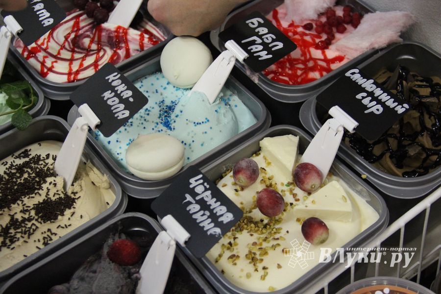 В Великих Луках открылась 10-я универсальная выставка (ФОТО)