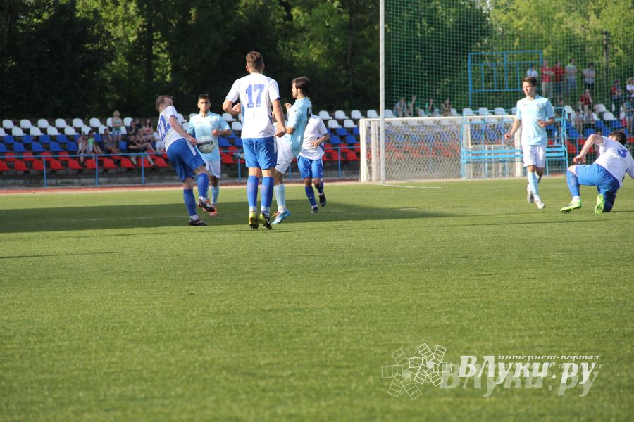 В Великих Луках состоялся матч Первенства СЗФО по футболу между командами «Луки-Энергия» и «Химик»