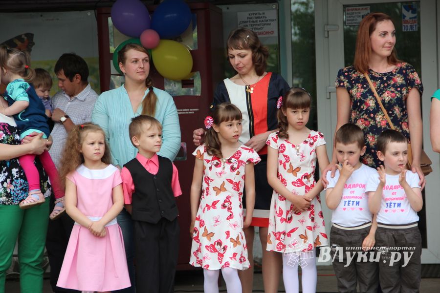 В Великих Луках чествовали близнецов (ФОТО)