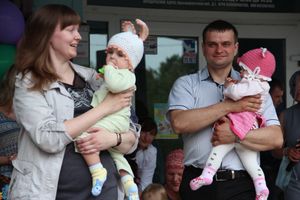 В Великих Луках чествовали близнецов (ФОТО)