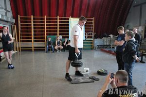 Первенство по русскому жиму штанги и силе хвата прошло в Великих Луках