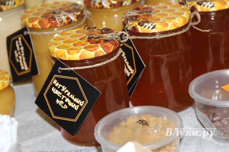 Где в Великих Луках попробовать живой шоколад на меду и вздремнуть на ульях?