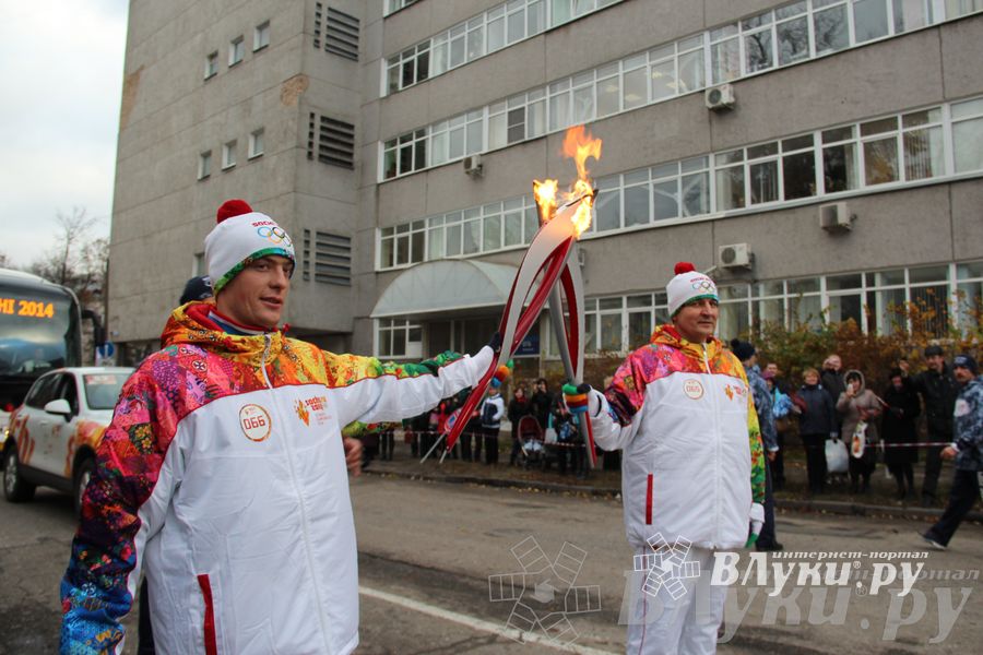 Эстафета Олимпийского огня в Изборске и Пскове