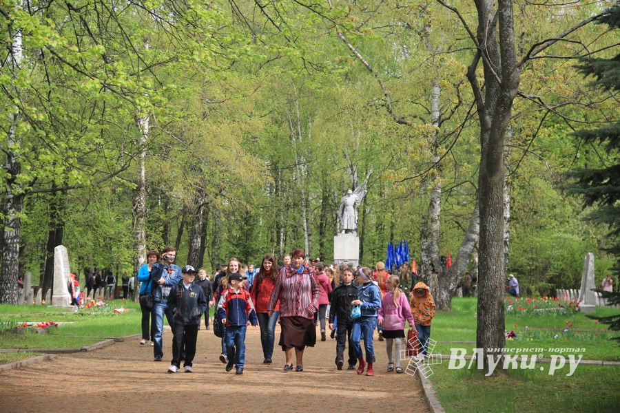 Торжественный митинг на мемориальном воинском захоронении
