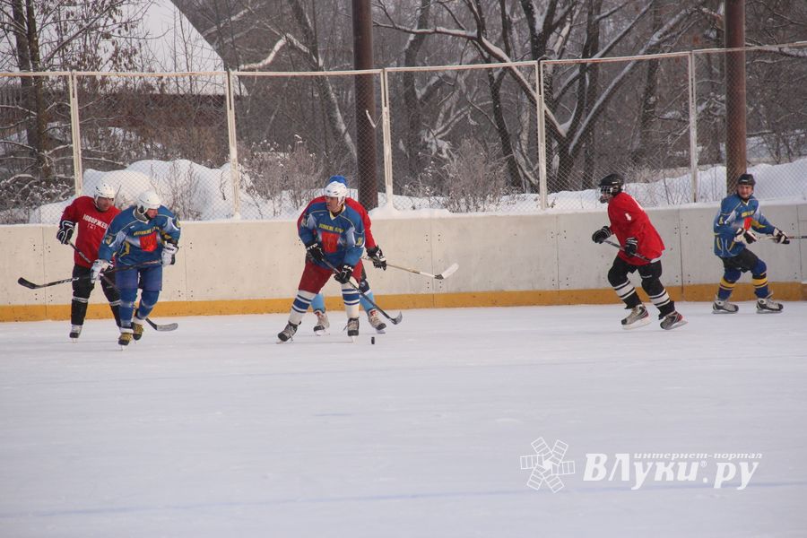 Великолукский хоккей: много забитых шайб и немного потасовок и разбитых лиц (фото)