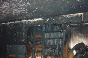 В Великих Луках сгорела квартира из-за неосторожного обращения с огнем (фото)