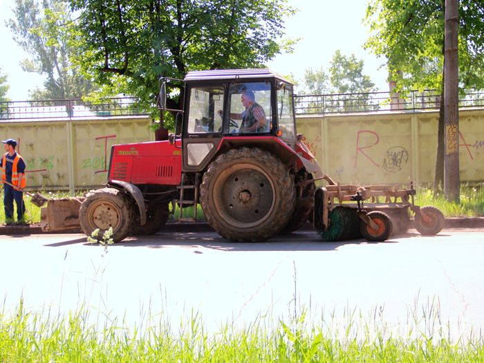 Фотофакт: пр-т Гагарина чистят