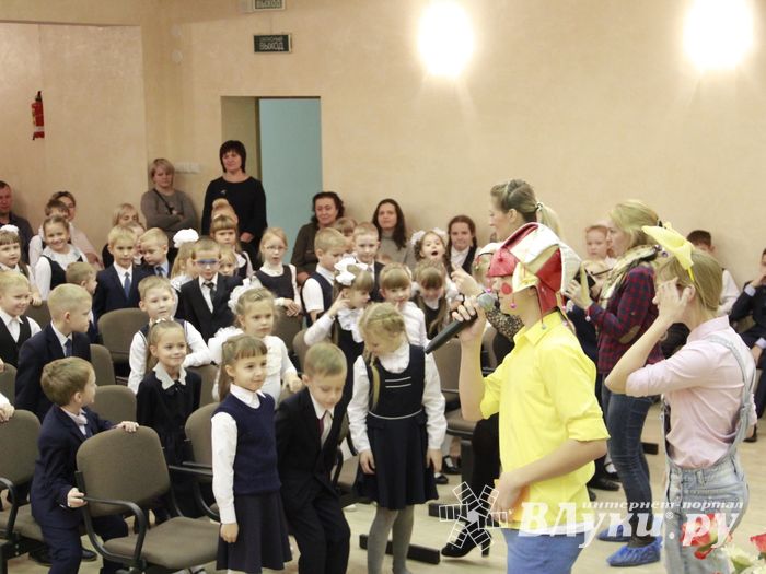 Великолукские первоклассники перевоспитали Бабу-Ягу (ФОТО)