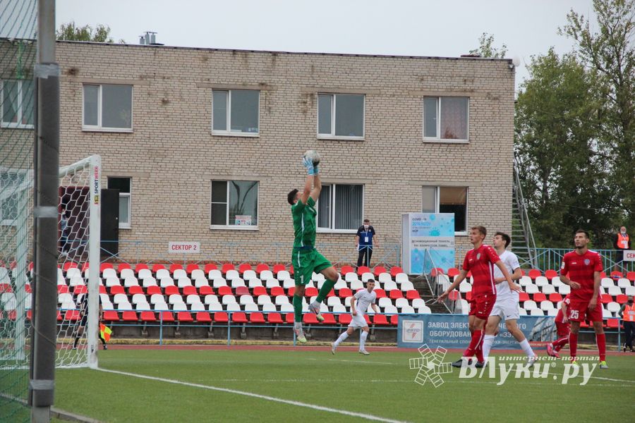 «Луки-Энергия» уступила дома «Твери» (ФОТО)