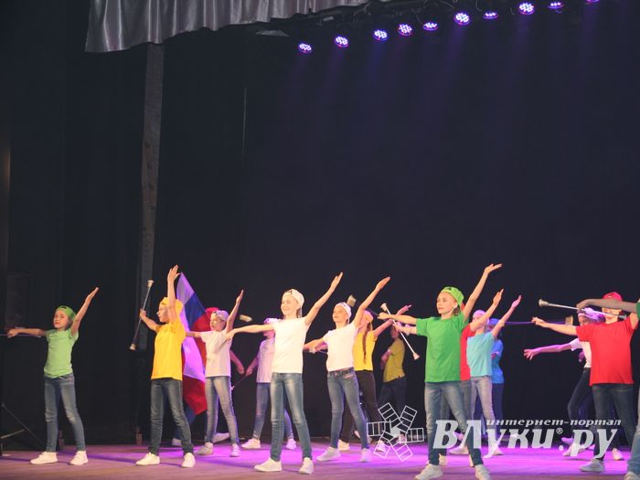 18 мая состоялся юбилейный концерт коллектива мажореток «Золотые погоны» (ФОТО)