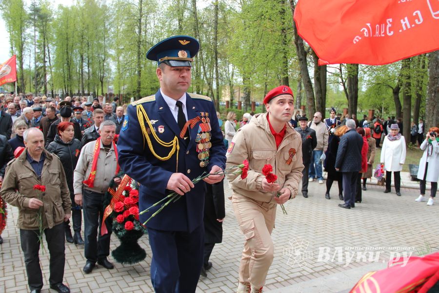 Великолучане почтили память героев Великой Отечественной (ФОТО)