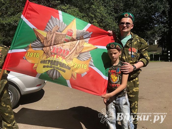 «Злёные береты» в Великих Луках отмечают 100-летие Пограничной службы (ФОТО)
