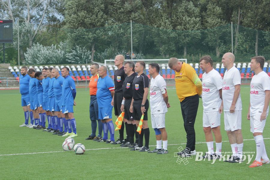 Матч ветеранов ФК «Спартак» и ветеранов великолукского футбола на «Экспрессе» (ФОТО)