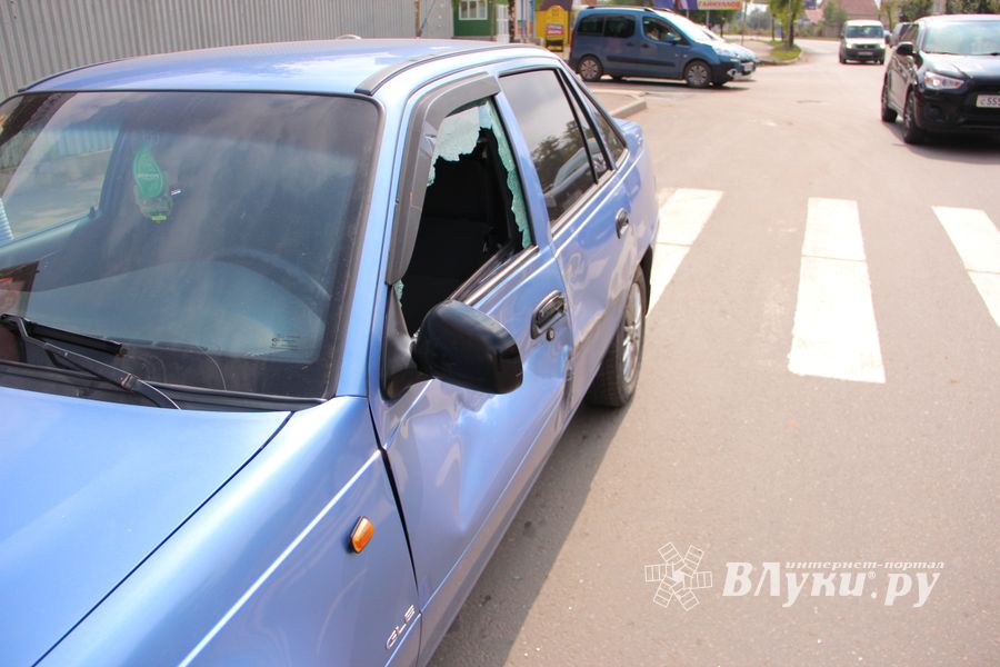 ДТП на Октябрьском в Великих Луках (ФОТО)