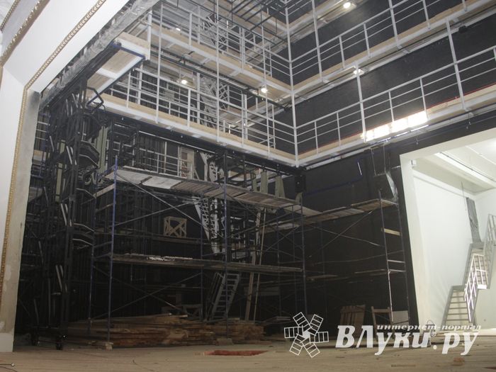 Пресс-тур по великолукскому драмтеатру (ФОТО)