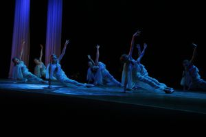 Великие Луки встретили День танца (ФОТО)