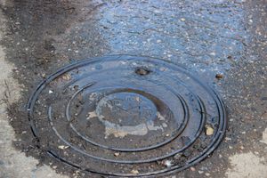 Проживающим на улице Энгельса великолучанам советуют запастись водой (ФОТО)