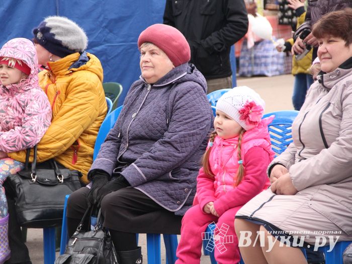 В Великих Луках проходит Весенняя ярмарка