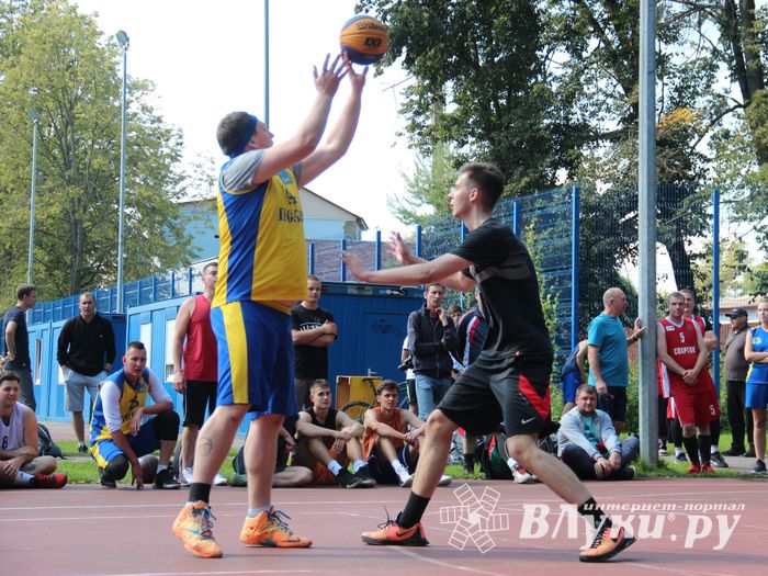 Спортивними мероприятиями отметили День физкультурника в Великих Луках (ФОТО)