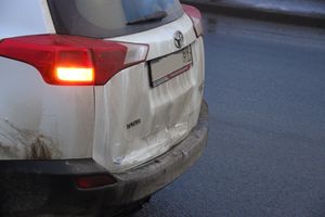 На путепроводе столкнулись три автомобиля (ФОТО)